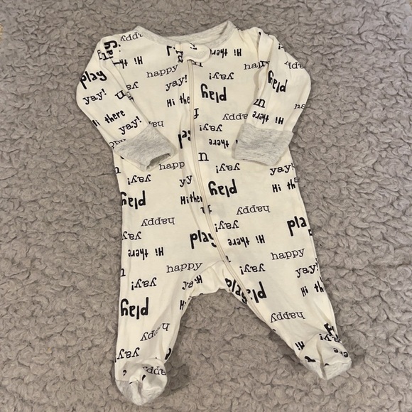 12 Piece Newborn Bundle 💙👶🏼 - Picture 3 of 11